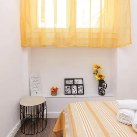 Emily Apartment *